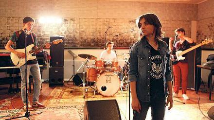 Léna Magnien spielt Aurore in "Jamais contente".