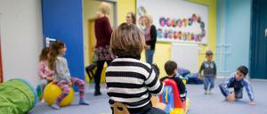 Sollen besser geschützt werden: Kinder in einer Flüchtlingsunterkunft.