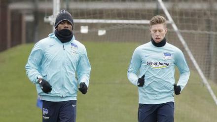 Auf dem Weg zurück ins Team? Kalou (Mitte) und Weiser sind fast wieder fit.