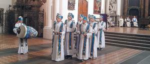 Taktvoll. Der Chor der eritreisch-orthodoxen Gemeinde in der Marienkirche.