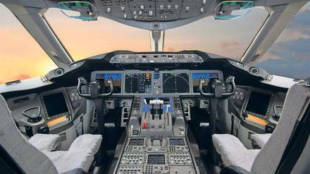 Alles griffbereit. Im Cockpit muss der Pilot jederzeit in der Lage sein, alle Hebel, Schalter und Knöpfe problemlos zu erreichen.