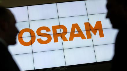 Siemens hält nach eigenen Angaben noch 17,5 Prozent an Osram, die Mehrheit an der Tochter hat Siemens 2013 an die eigenen Aktionäre verschenkt.