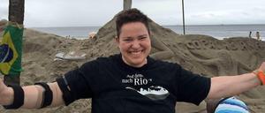 Sie ist schon da. Birgit Kober an der Copacabana.