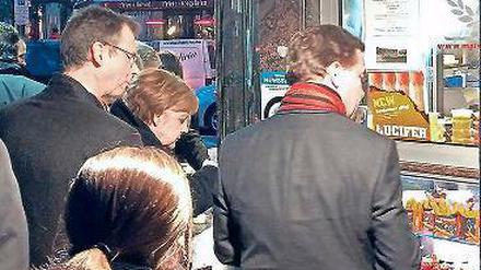 Echt belgisch. Pommes für Angela Merkel.