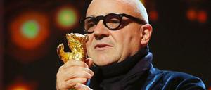 Regisseur Gianfranco Rosi bekommt den Goldenen Bären für "Fuocoammare".