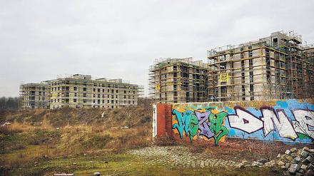 Die knapp 1000 Menschen, die längst im Möckernkiez eingezogen sein sollten, leben noch immer anderswo.