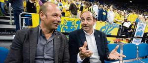 Verwandte im Geiste. Alba Berlins Geschäftsführer Marco Baldi (l.) zeigte dem neuen Sportdirektor Himar Ojeda am Mittwoch die Arena am Ostbahnhof. Die Mannschaft gab beim 83:90 gegen Würzburg jedoch keine gute Visitenkarte ab. 