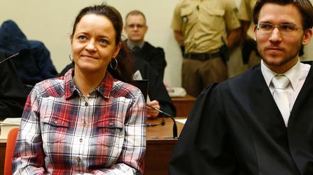 Beate Zschäpe und ihr Wunschverteidiger Mathias Grasel beim NSU-Prozess.