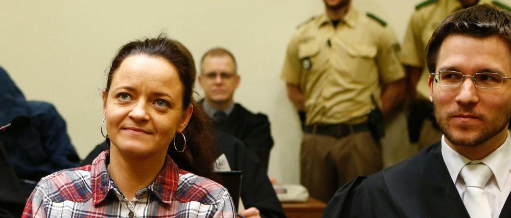 Beate Zschäpe und ihr Wunschverteidiger Mathias Grasel beim NSU-Prozess.