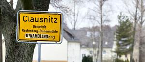 Am Ortseingang von Clausnitz (Sachsen) befindet sich die Flüchtlingsunterkunft.