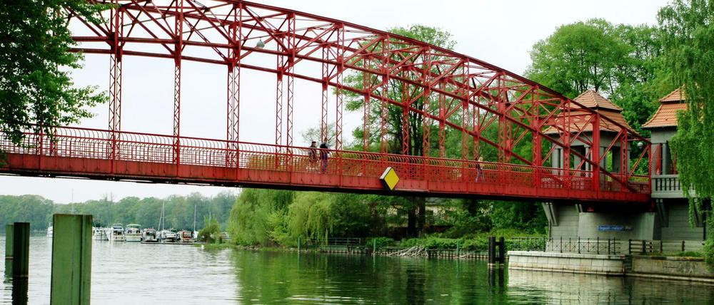 Seit 1909 steht sie am Tegeler See: Die Sechserbrücke.