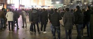 Tumultartige Szenen in Köln: Frauen berichteten von sexuellen Übergriffen und Diebstählen.