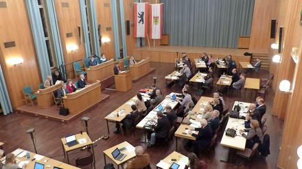 Die BVV Steglitz-Zehlendorf diskutierte über die Personalnot im Jugendamt.