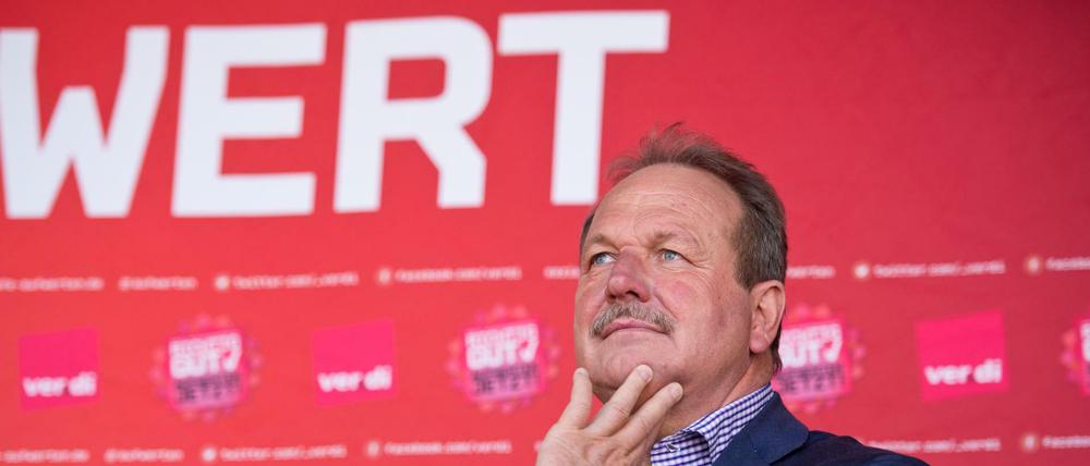 Der Verdi-Bundesvorsitzende Frank Bsirske geht mit seiner Forderung wieder hoch ran.