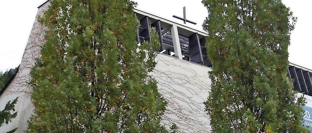 Die Evangelische Kirche am Lietzensee in der Herbartstraße.