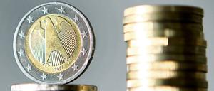 Mehr beim Staat. Gutes Wachstum und stabiler Arbeitsmarkt lassen die staatlichen Einnahmen sprudeln.