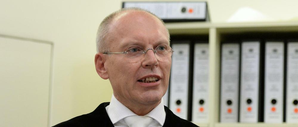 Zum elften Mal sieht sich Richter Manfred Götzl im NSU-Prozess einem Befangenheitsantrag gegenüber.  