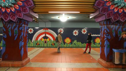 Noch so ein doller Bahnhof an der U7. Paulsternstraße.