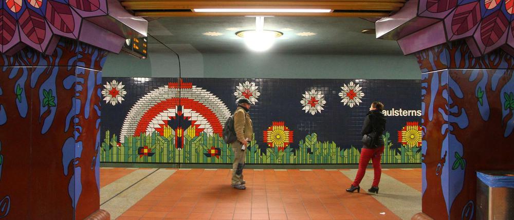 Noch so ein doller Bahnhof an der U7. Paulsternstraße.