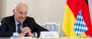 Der ehemalige bayerische Ministerpräsident Edmund Stoiber (CSU) besuchte Anfang November Moskau. Er spricht sich für eine Wende in der deutschen Flüchtlingspolitik aus.