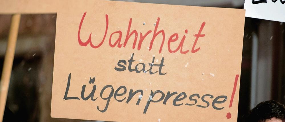 Slogans wie diese sind auf rechten Demonstrationen an der Tagesordnung. 