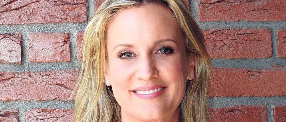 Bettina von Schimmelmann ist als VIP-Reporterin für die News- und Magazinformate von RTL und Vox tätig.