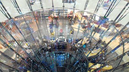Blick nach unten. Galeries Lafayette in der Friedrichstraße
