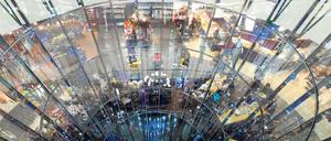 Blick nach unten. Galeries Lafayette in der Friedrichstraße