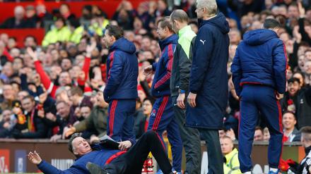 Theatertalent. Louis van Gaal ist nicht nur ein großer Trainer, sondern auch ein begabter Schauspieler. Der Coach von Manchester United stellte im Spiel gegen Arsenal eine Schwalbe nach.