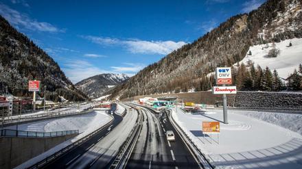 Mit Tempo 30 über den Brenner - so lautet ein Gedankenspiel für künftige Kontrollen zwischen Italien und Österreich. 