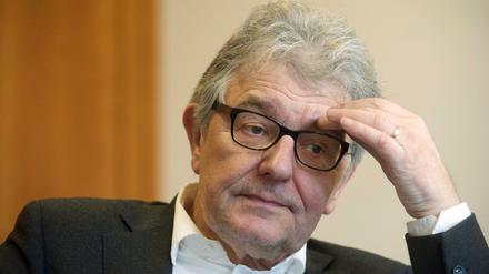 Der Menschenrechtsbeauftragte der Bundesregierung, Christoph Strässer tritt Ende Februar von diesem Amt zurück. Der 66-Jährige SPD-Politiker will sich künftig auf seine Arbeit als Bundestagsabgeordneter konzentrieren.  