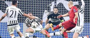 Zu früh gefreut. Der FC Bayern verspielte in Turin einen 2:0-Vorsprung, den Arjen Robben in dieser Szene erzielt. 