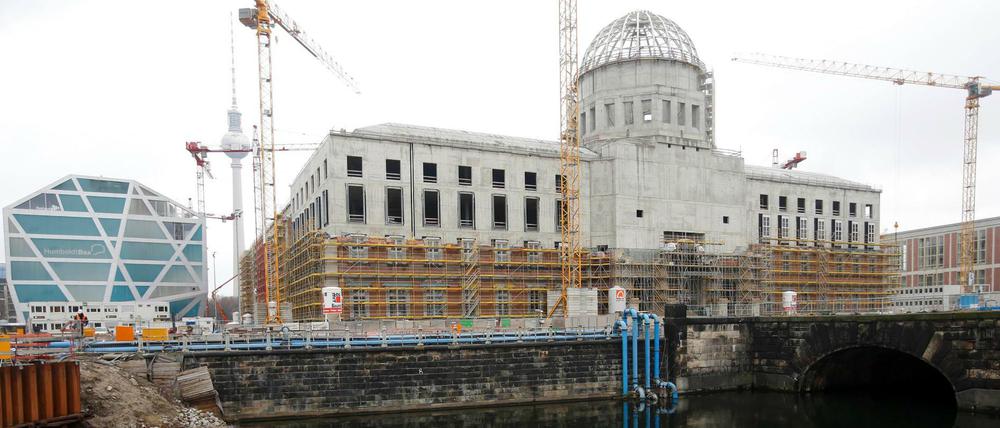 Blick auf die Baustelle. Ein Nachfolger für den abgängigen Manfred Rettig ist gefunden: Hans-Dieter Hegner, Bauingenieur und Ministerialrat, soll den Posten des Vorstands im Baubereich hier übernehmen. 