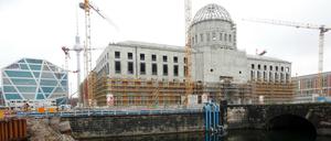 Blick auf die Baustelle. Ein Nachfolger für den abgängigen Manfred Rettig ist gefunden: Hans-Dieter Hegner, Bauingenieur und Ministerialrat, soll den Posten des Vorstands im Baubereich hier übernehmen. 