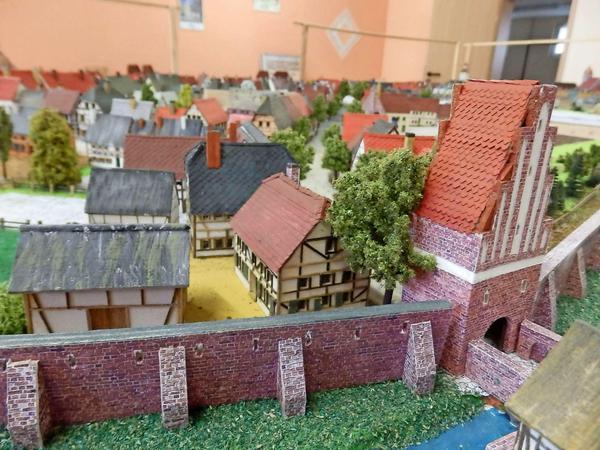 Große Stadt, ganz klein: Ein Teil von Helfried Schmelzers Miniatur-Gardelegen, Maßstab 1:200.