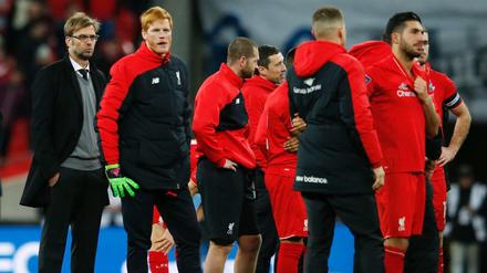 Knapp vorbei. Der FC Liverpool mit Trainer Jürgen Klopp (l.) konnte im Elfmeterschießen nur einen Strafstoß verwanden.
