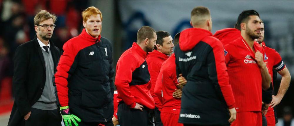 Knapp vorbei. Der FC Liverpool mit Trainer Jürgen Klopp (l.) konnte im Elfmeterschießen nur einen Strafstoß verwanden.