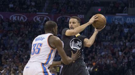 Stephen Curry gegen Kevin Durant.