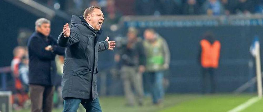 Ja, versteht mich denn keiner? André Breitenreiter wollte das Mentalitätsproblem bei Schalke 04 angehen. Bislang allerdings ohne Erfolg.
