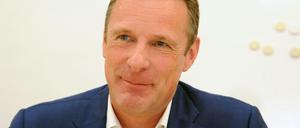 Schwul und gut so. Niek Jan van Damme ist Deutschland-Chef der Telekom und verheiratet mit Dressurreiter Jürgen van Damme.