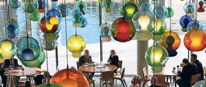 Mit Spreeblick. Die Kantine im Paul-Löbe-Haus bietet interessante Ein- und Ausblicke – und eine engagierte Imbissküche.
