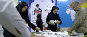 Die Reformer liegen bei den Parlamentswahlen im Iran vorne.