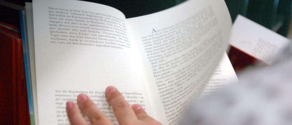 Wenn der "Behördenspiegel" in den Bibliotheken der Bundesministerien oder Bundesbehörden ausgelegt wird, gilt das als Sponsoring.  
