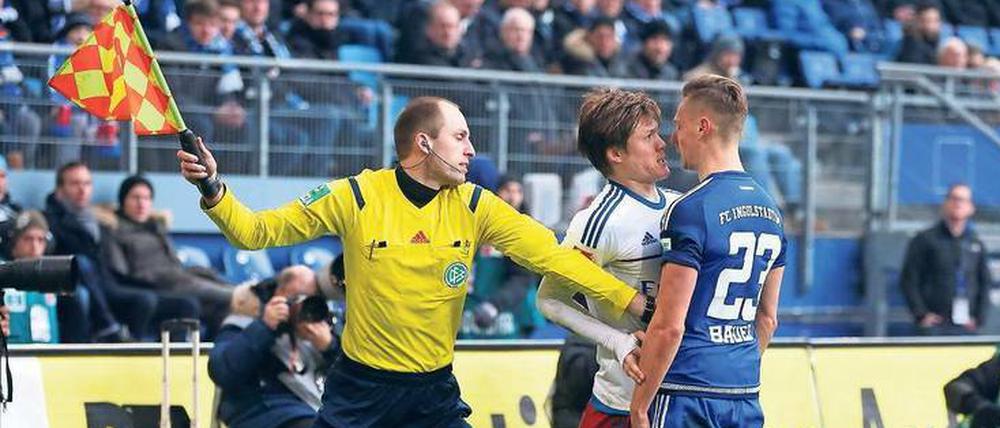 Hoch her ging es beim Spiel zwischen dem HSV und Darmstadt.