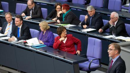 Nur die Staatssekretäre besetzten die Regierungsbank. Die Minister blieben der Diskussion fern. 