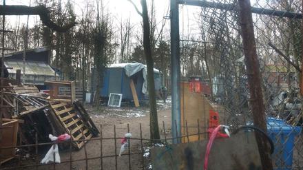 Düstere Aussichten. Aus Sicht der Bewohner der Wagenburg an der Kiefholzstraße in Neukölln sieht die Zukunft des Areals nicht gut aus.
