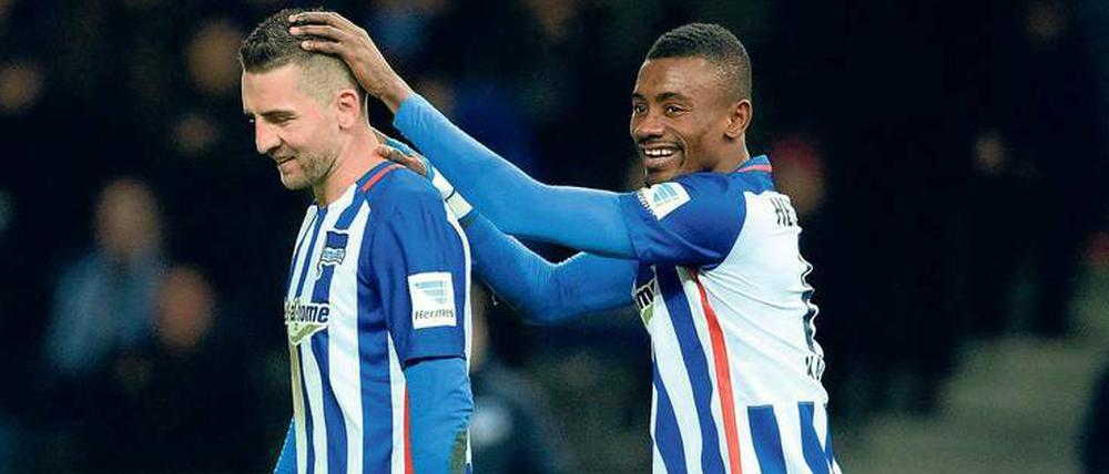 Qualität zum Anfassen. Vedad Ibisevic (links) und Salomon Kalou haben sich gefunden und ergänzen sich. Was der eine nicht hat, bringt der andere mit.