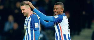 Qualität zum Anfassen. Vedad Ibisevic (links) und Salomon Kalou haben sich gefunden und ergänzen sich. Was der eine nicht hat, bringt der andere mit. 