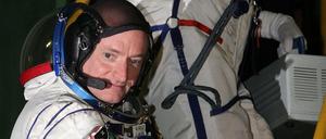 US-Astronaut Scott Kelly geht am 8. Oktober 2010 in Baikonur (Kasachstan) an Bord eines Sojus-Raumschiffs.