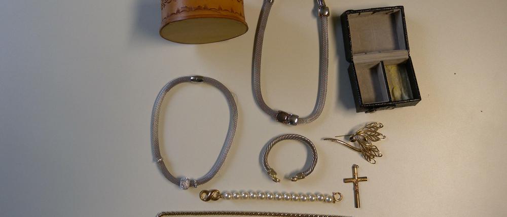 Das Diebesgut aus der Tasche